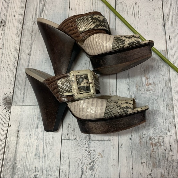 BCBG MAXAZRIA LEATHER SNAKE PRINT PLATFORM HEELS SANDALS SZ 10 - Picture 7 of 12